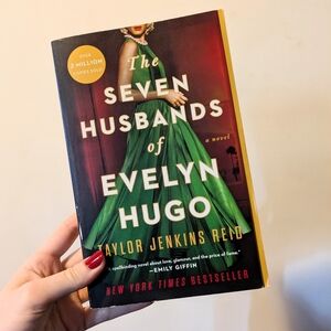 The Seven Husbands of Evelyn Hugo By Taylor Jenkins Reid